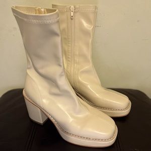 Beige boots